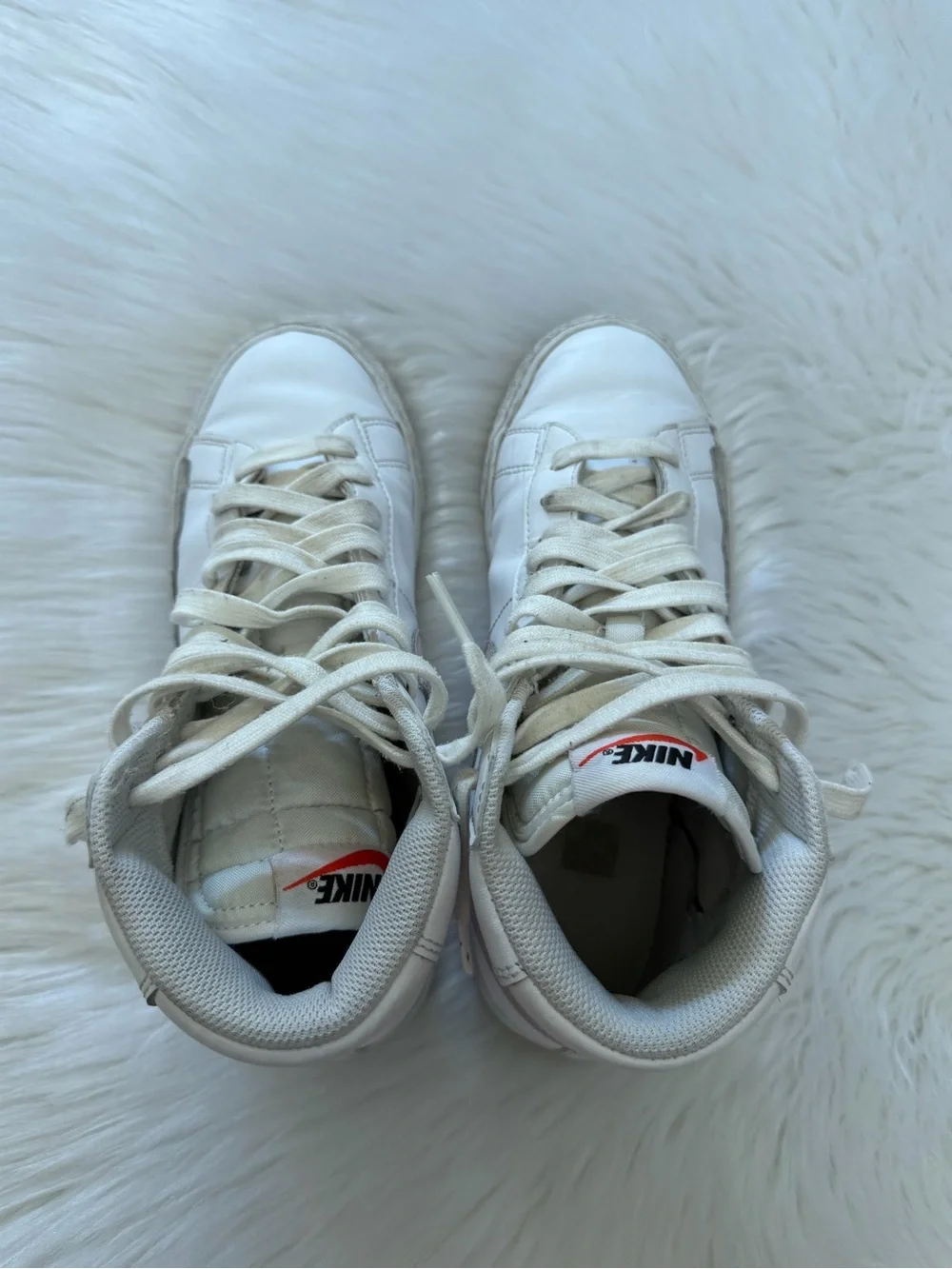 Nike Blazer Mid Top (GS) White w/Pink Sneakers Sz 5.5Y